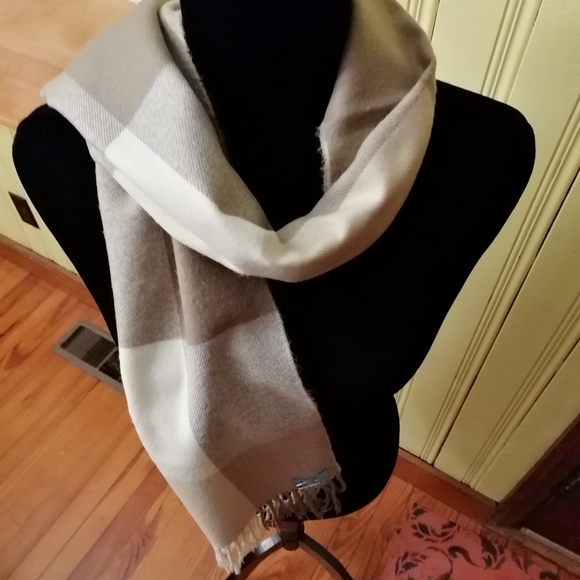 Vintage Classic Cashmere Neutral Tones Plaid Scarf - Picture 4 of 7